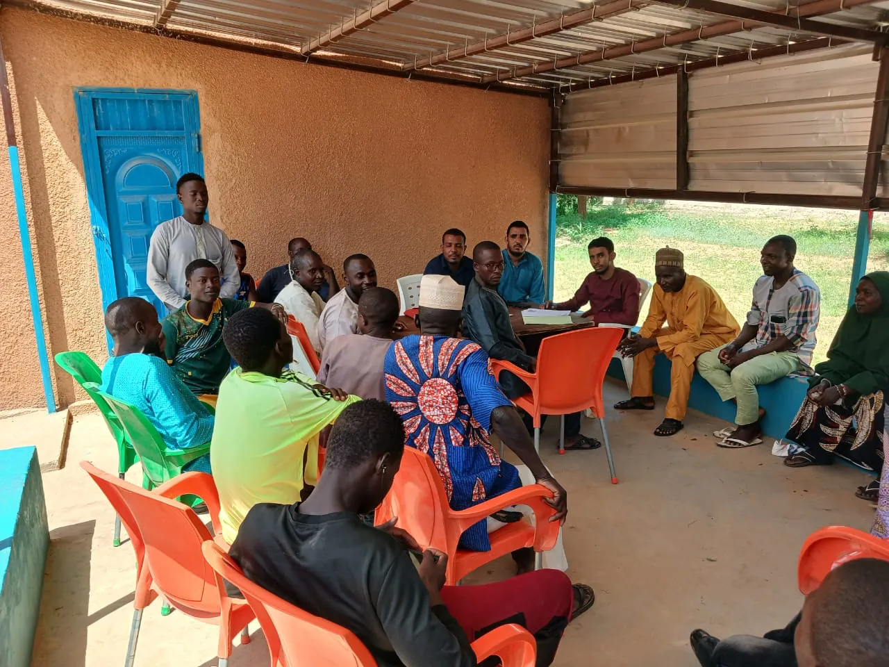 Assemblée de participants lors d'une formation à Bagga